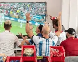 صورة الفئة أفضل مواقع بث مباريات كرة القدم مجانًا بجودة عالية، تعمل على التلفاز الذكي وAndroid TV وTV Box وiOS 📺⚽