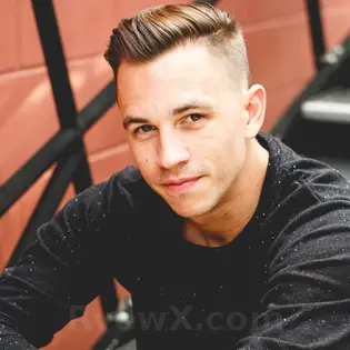 صورة جاستن فلام  Justin Flom